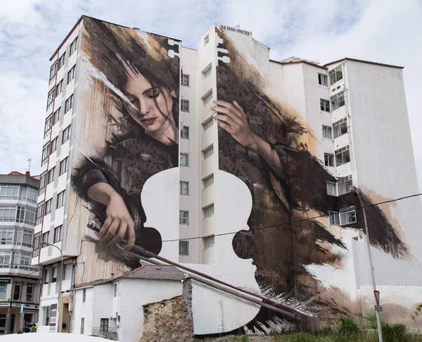 A violonchelista de Fene, en Fene